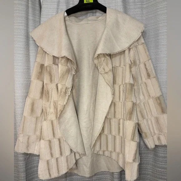 Chi by Falchi Tan Faux Fur Jacket — Size 3X — Gently Worn - Picture 4 of 7
